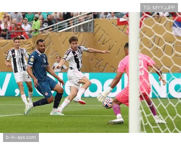 Rodri闪耀曼城4-3-3体系,中场核心助力球队掌控力全面提升 Rodri闪耀曼城4-3-3体系,中场核心助力球队掌控力全面提升