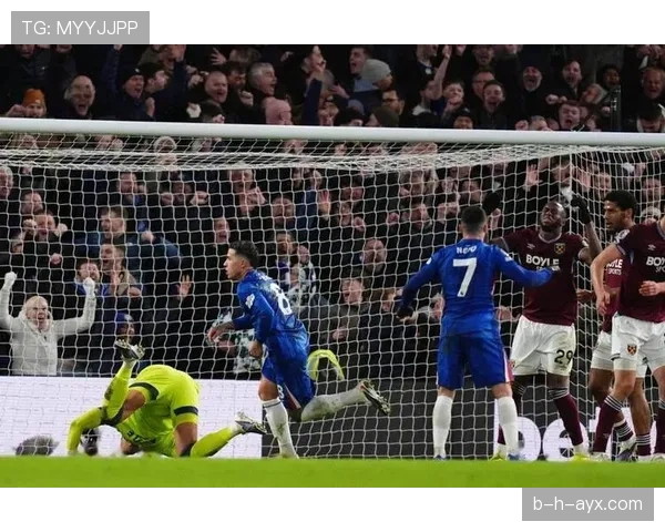 切尔西崩盘危机：战术混乱引发队内矛盾，争冠之路如何自救？